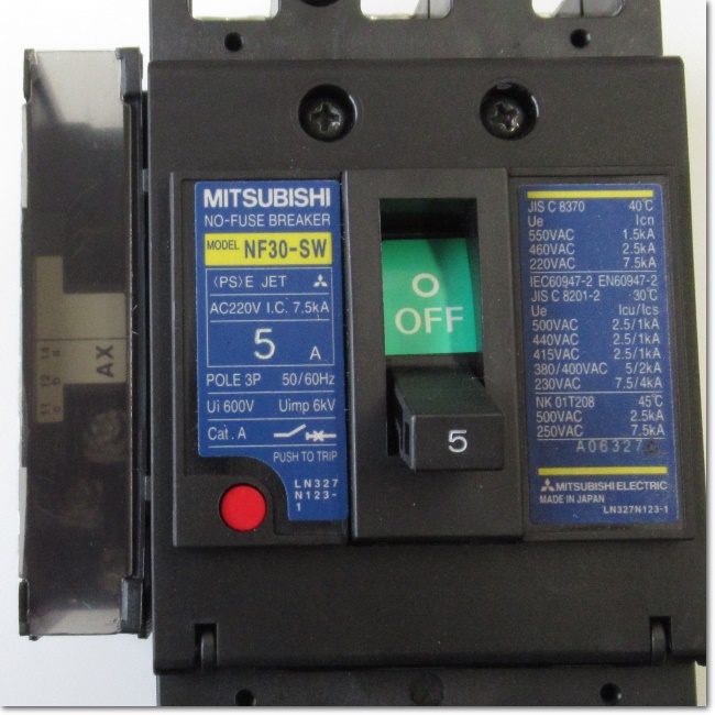 FA機器ドットコム / NF30-SW 3P 5A AX-1LS SLT ノーヒューズ遮断器