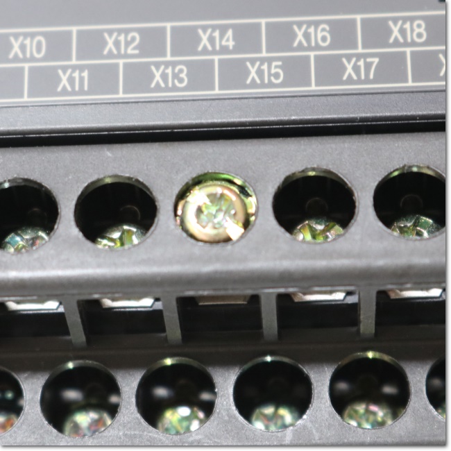 AJ65SBTB1-32D 入力点数32 AJ65SBTB1-32D 入力点数32 AJ65SBTB1-32D ネジ端子台タイプ 入力