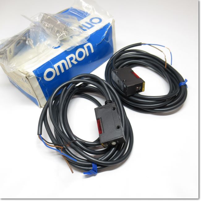 At61 FA機器ドットコム / E3S-AT61 2M アンプ内蔵光電センサ 透過形 (OMRON) | FA機器ドットコム