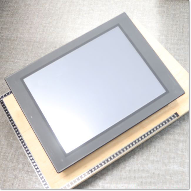 KEYENCE 12型カラー タッチパネル VT5-X12 12