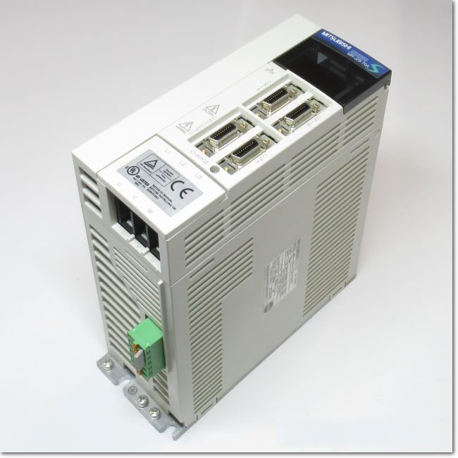 MR-J4-70A 三菱電機サーボアンプ 三菱電機 MR-J4-70A サーボアンプ 汎用インタフェース 0.75kW用