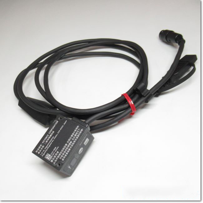 キーエンス　SR-610 FA機器ドットコム / SR-610 超小型2次元コードリーダ 中距離タイプ