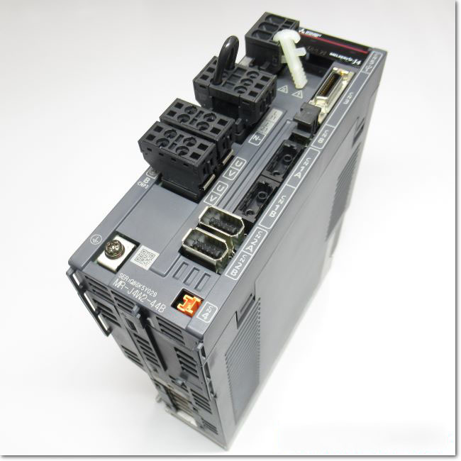 FA機器ドットコム / MR-J4W2-44B サーボアンプ AC200V 0.4kW 2軸一体