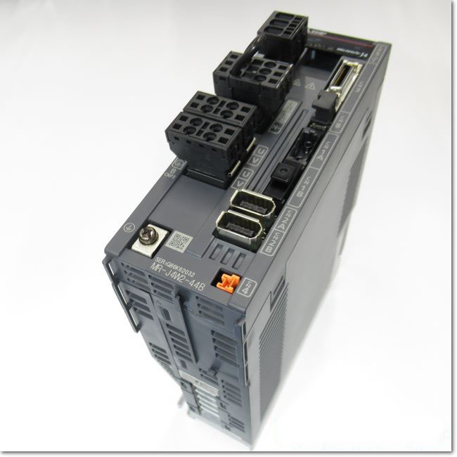 FA機器ドットコム / MR-J4W2-44B サーボアンプ AC200V 0.4kW 2軸 FA機器ドットコム / MR-J4W2-44B サーボアンプ AC200V 0.4kW 2軸