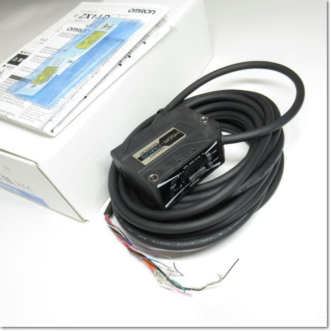 オムロン（FA・制御機器） アンプ内蔵CMOSレーザセンサ ZX0シリーズ ZX0-LD50A61L 2M 入数：1個 ZX0 アンプ内蔵CMOSレーザセンサ⁄特長 | オムロン制御機器