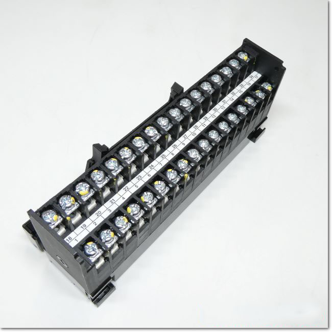 FA機器ドットコム / XC-T34B2 変換端子台 ネジ端子 34極 (KEYENCE