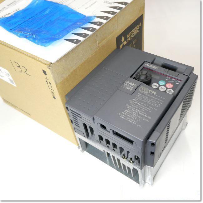 FA機器ドットコム / FR-E740-2.2K インバータ 三相400V (三菱電機 
