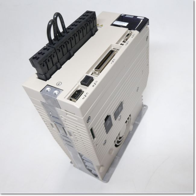 SGDV-200A01A Σ-Ⅴ ACサーボドライブ 安川電機 SERVOPACK 3段階