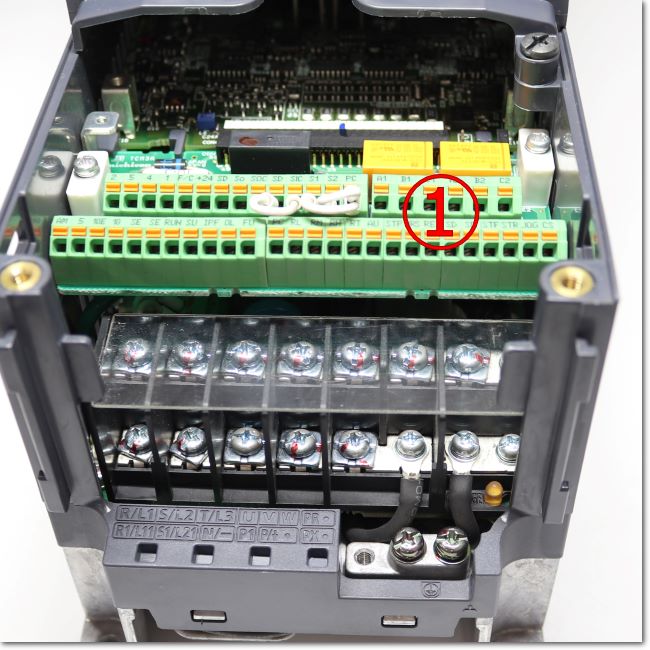 3K4025 三菱電機インバータ FR-A820-0.75K-1 保証付き 公式通販