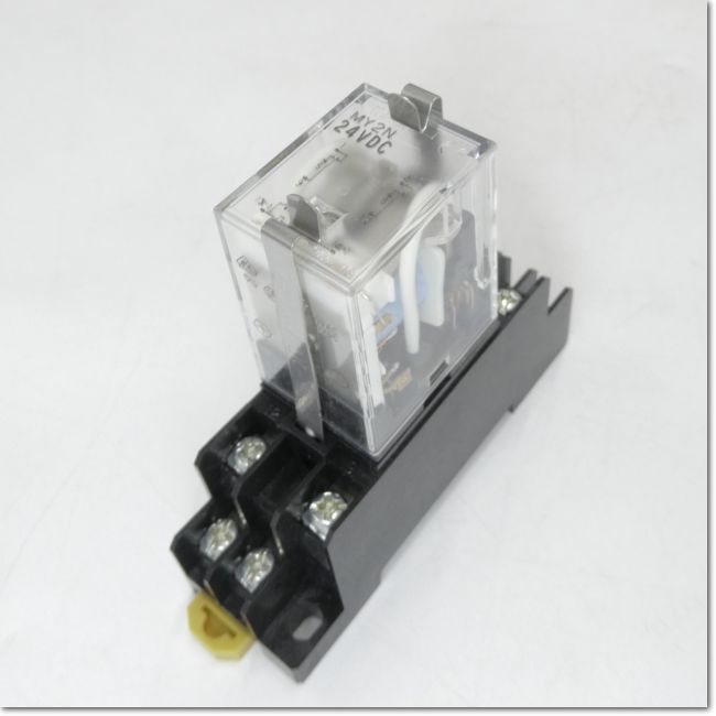 FA機器ドットコム / MY2N DC24V ミニパワーリレー + ソケット[PYF08A] + 保持金具[PYC-A1]付き (OMRON ...