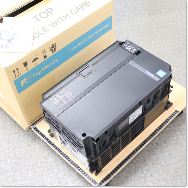 富士電機 インバーター 5E2S-2J Electric