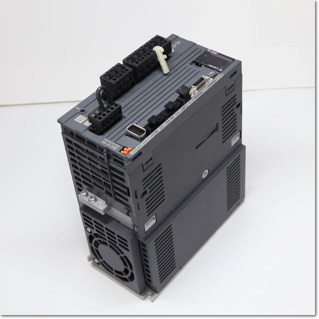三菱電機 サーボアンプ MR-J4-40B 三菱電機 MR-J4-40B-RJ サーボアンプ