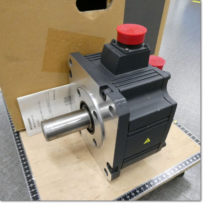 新品 MITSUBISHI 三菱電機 HC-SF103B サーボモーター 「６ヶ月保証付き」 New in Box Mitsubishi HC-SF103B Servo Motor