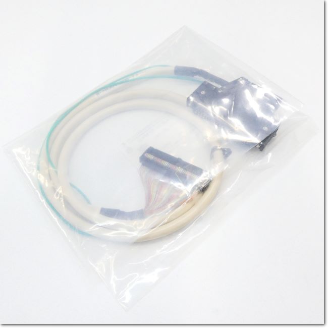 OMRON CS1D-PA207B PLCアダプタ PLC共通 パソコン用周辺ツール（Sysmac Studio/CXProgrammerなど