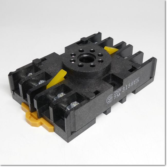 アイソレータ(ソケット付) DGP-3F+8PFA FA機器ドットコム / 8PFA 丸形表面接続ソケット 8ピン (OMRON) | FA