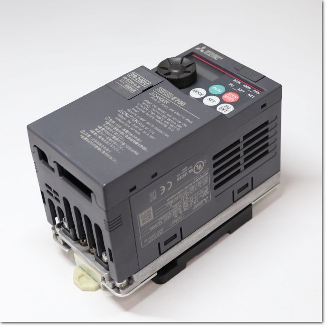 FA機器ドットコム / FR-E720-0.2K インバータ 三相200V + DINレール