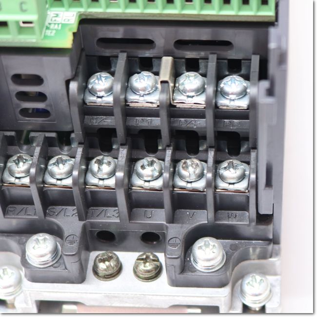 FA機器ドットコム / FR-E720-0.2K インバータ 三相200V + DINレール