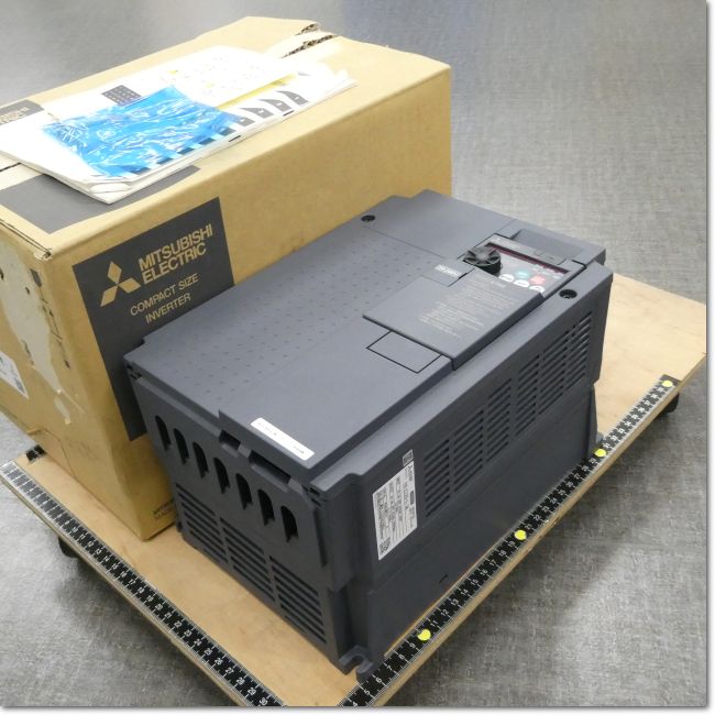 FA機器ドットコム / FR-E720-5.5K インバータ 三相200V + CC-Link通信