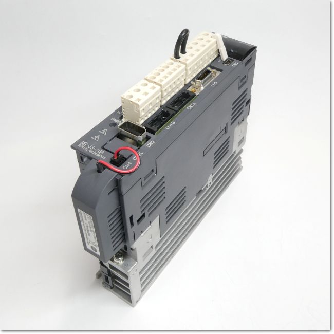 MR-J2M-70DU 即購入OK❗️ 新品☆送料無料】 MR-J2M-40DU サーボアンプ 【6ヶ月保証