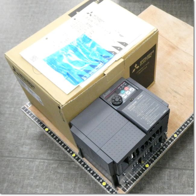 FA機器ドットコム / FR-D720-3.7K インバータ 三相200V 3.7kW (三菱 