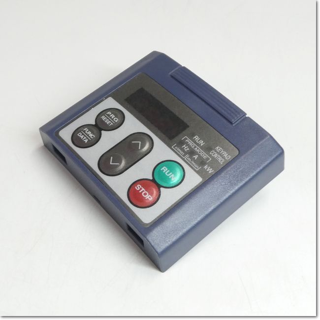 【未開封・新品】インバーター
発電機 IEG900BG-M 日立インバーター C1-007LF2の通販・販売なら新興電機