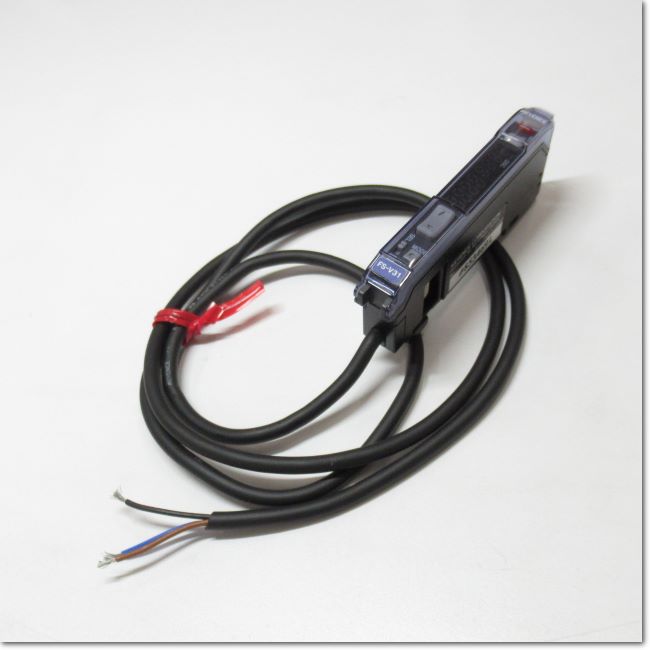 キーエンス　FS-V31 デジタルファイバアンプ FS-V31 デジタルファイバアンプ キーエンス ランク未使用品 : FA