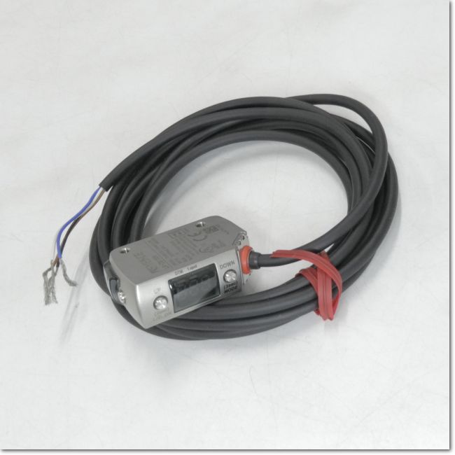 KEYENCE LR-ZB100N レーザーセンサ　新品 keyence-lr-zb100n.jpg