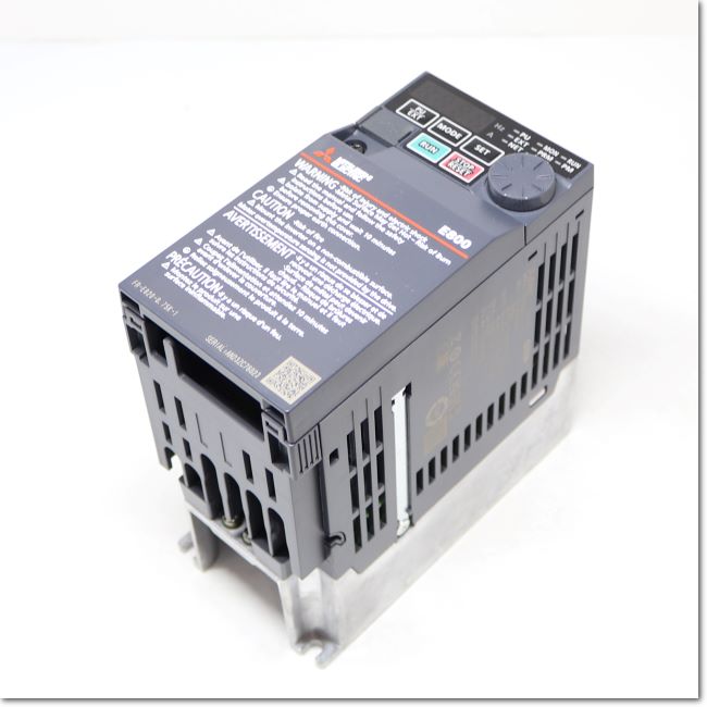 FR-E820-0.75K-1 インバータ 三相200V モニタ出力FMタイプ (三菱電機)