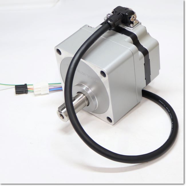 BLM5120HP-GFV ブラシレスモータ 120W 90mm 平行軸 + ギヤヘッド 減速比15 [GFV5G15SF] + 接続ケーブル[CC005KHBLF] 付き (オリエンタルモーター)