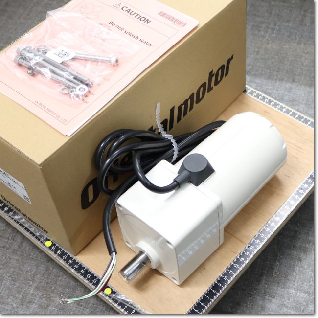 FPW560S2-12.5 防塵･防水 ギヤードモーター 三相200V 60W  減速比12.5 キー溝付き 平行軸ギヤヘッド (オリエンタルモーター)